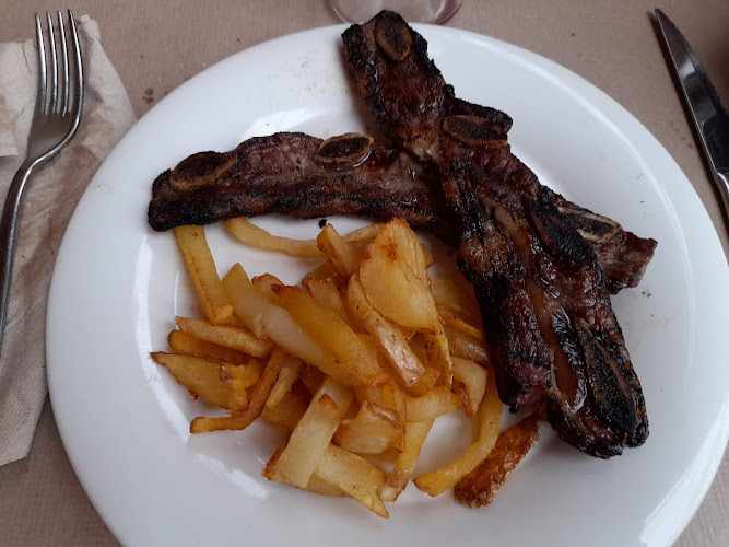 Fotografia tomada fuera de Restaurant Els Oliverons - restaurantes en El Far d'Empordà, Girona