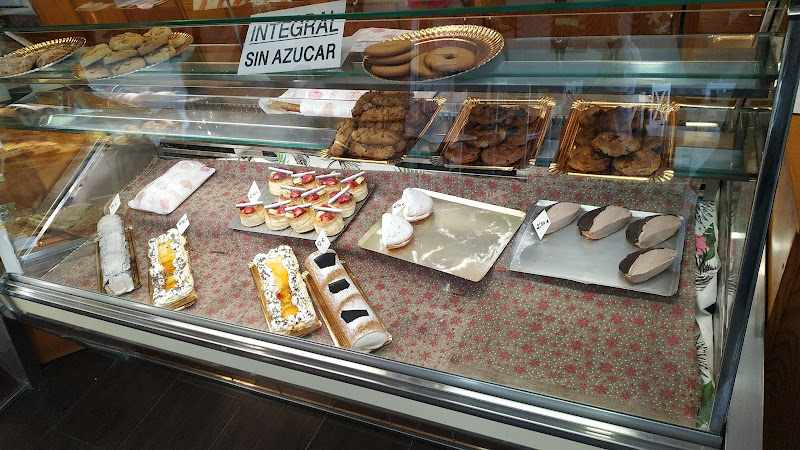 Fotografia tomada fuera de Picot Pastisser - Pastelería en castellanos, Lérida