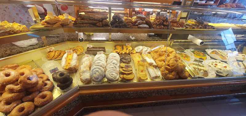 Fotografia tomada fuera de Pastisseria Peretó - Forn de pa en Ponts, Lérida