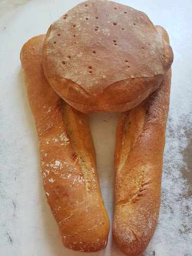Fotografia tomada fuera de Panadería Pindado - Panadería en El Oso, Ávila