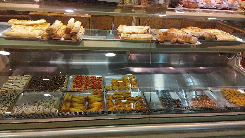 Fotografia tomada fuera de Pastelería Sant Antoni - Pastisseria en Solsona, Lérida