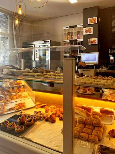 Fotografia tomada fuera de Confitería La Porteña - cafeterías en Lleida, Lérida