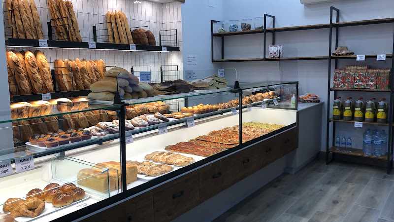 Fotografia tomada fuera de Horno de pan de Ager - Forn de pa en Balaguer, Lérida