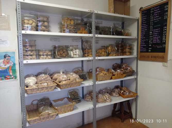 Fotografia tomada fuera de Panaderia Virginia - Panadería en El Barraco, Ávila