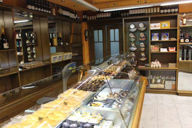 Fotografia tomada fuera de Pastelería Lladó - Pastelería en Vic, Barcelona