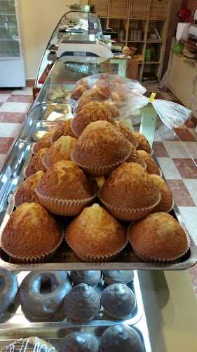 Fotografia tomada fuera de Pastelería Panadería Dulpan - Panadería en Mota del Cuervo, Cuenca
