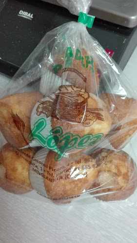 Fotografia tomada fuera de Panadería López - Panadería en Minglanilla, Cuenca