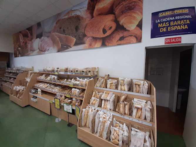 Fotografia tomada fuera de CASH FRESH - Supermercado de descuentos en Espartinas, Sevilla