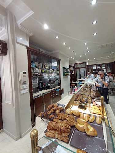 Fotografia tomada fuera de Pastisseria Monrabà | Lleida - Pastisseria en Lleida, Lérida