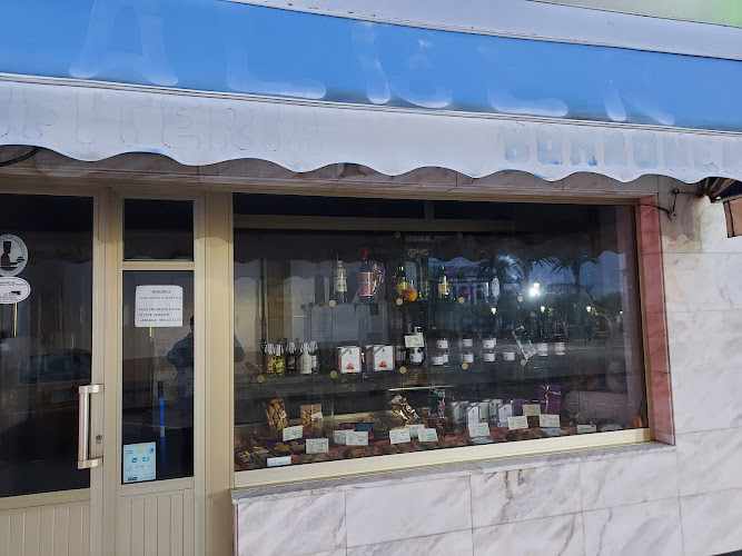 Fotografia tomada fuera de Confitería Alber - Pastelería en Tapia de Casariego, Asturias