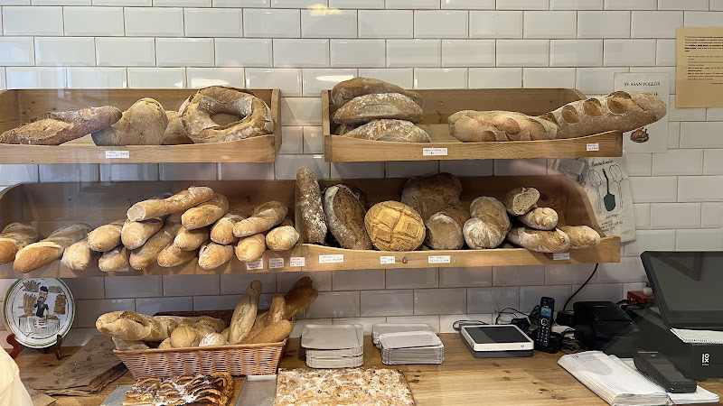 Fotografia tomada fuera de Panaderia Torviso - Panadería en Ribadeo, Lugo