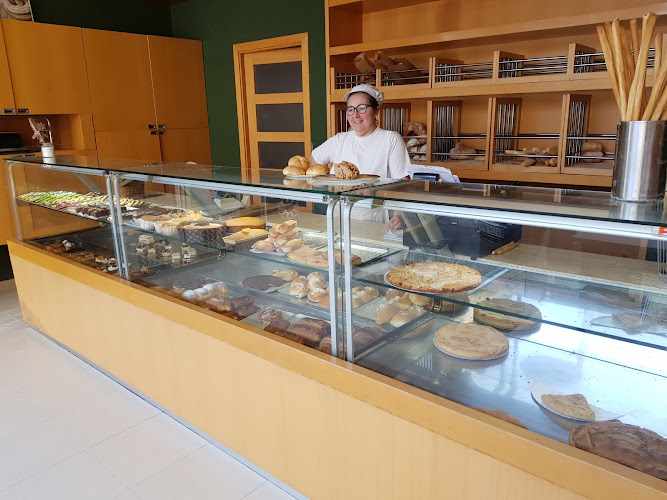 Fotografia tomada fuera de Panadería Bahía - Panadería en Foz, Lugo