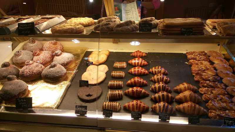 Fotografia tomada fuera de Pastelería Huesca Artesana - Tolosana - Pastelería en Huesca, Huesca