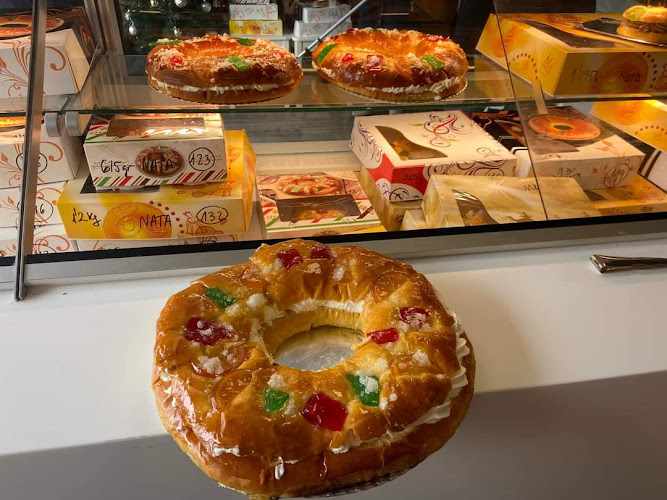 Fotografia tomada fuera de Panadería Pastelería Ayuela - Panadería en Palencia, Palencia