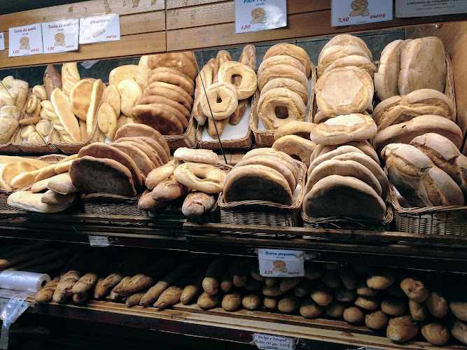 Fotografia tomada fuera de Despacho de Pan, Malanda - Panadería en Aguilar de Campoo, Palencia
