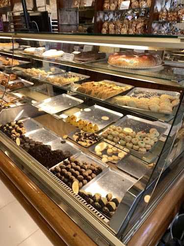 Fotografia tomada fuera de Pastelería Ares - Pastelería en Guernica, Vizcaya