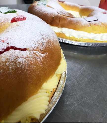 Fotografia tomada fuera de Panadería Llorente - Panadería en El Burgo de Osma, Soria