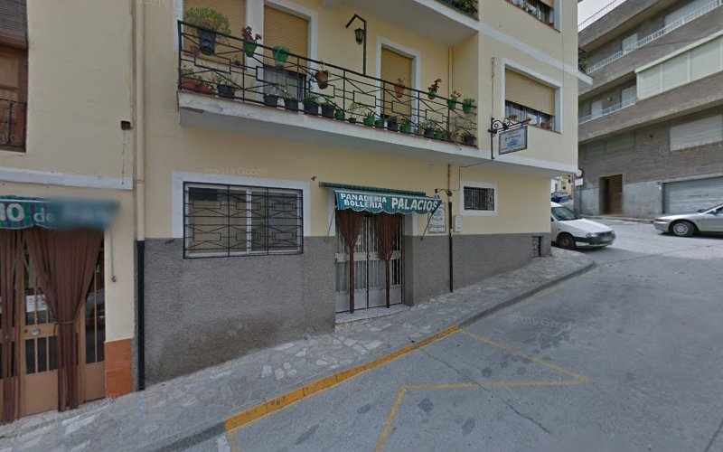 Fotografia tomada fuera de Palacios Panadería - Panadería en Alhama de Granada, Granada