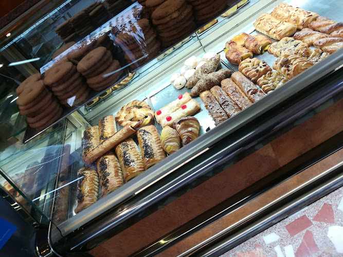 Fotografia tomada fuera de Panadería Carreño - Panadería en Alhama de Murcia, Murcia