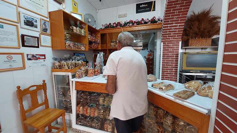 Fotografia tomada fuera de Panadería El Túnel,S.C. - Panadería en Alhama de Almería, Almería