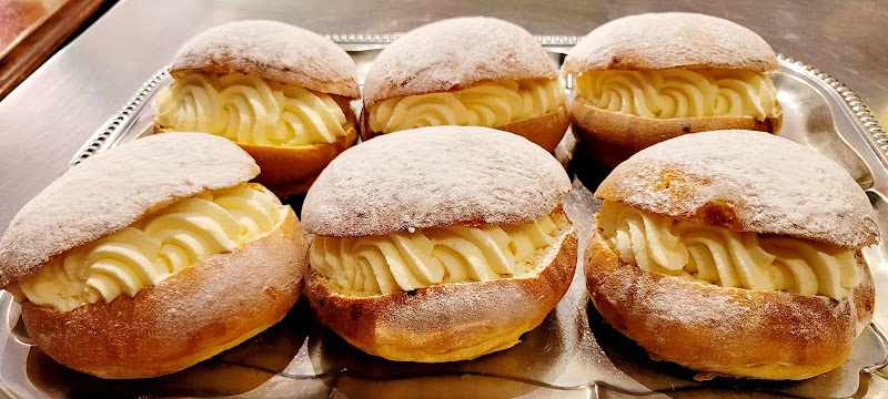 Fotografia tomada fuera de Panadería Bory Bollería - Panadería en Alcalá de Henares, Madrid