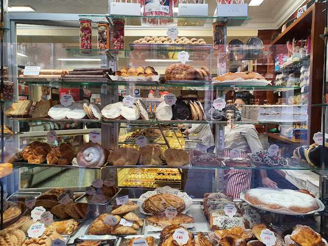 Fotografia tomada fuera de Pastelería Confitería Maiig - Pastelería en Alcalá de Henares, Madrid