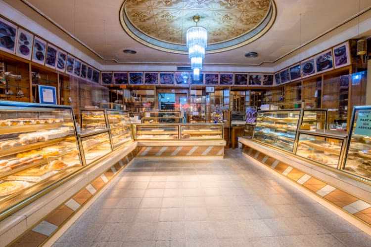 Fotografia tomada fuera de Alpa - Pastelería en Alcalá de Henares, Madrid