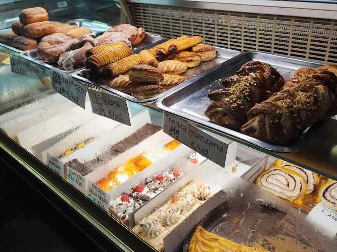 Fotografia tomada fuera de Horno de Pan Simón Bolívar - Panadería en Santa Cruz de Tenerife, Santa Cruz de Tenerife