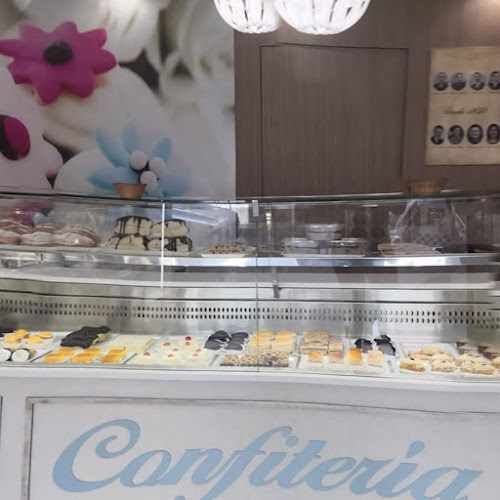 Fotografia tomada fuera de CONFITERIA Y PANADERIA SANTA ANA S.L. - Pastelería en Aguilar de la Frontera, Córdoba