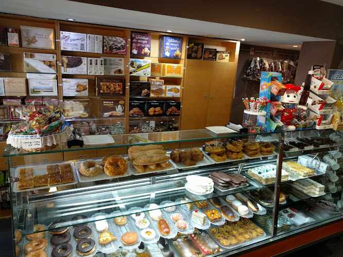 Fotografia tomada fuera de PASTELERÍA ANA MARI CAFÉ - cafeterías en Aguilar de Campoo, Palencia