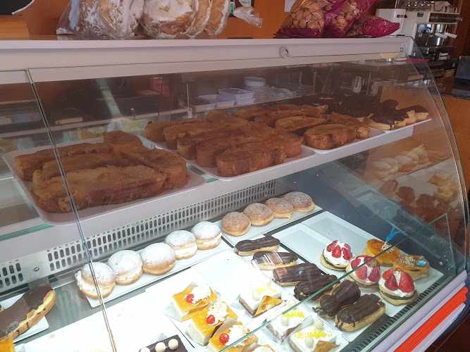 Fotografia tomada fuera de El Horno Del Abuelo Fidel - Bakery en Urdiales del Páramo, León