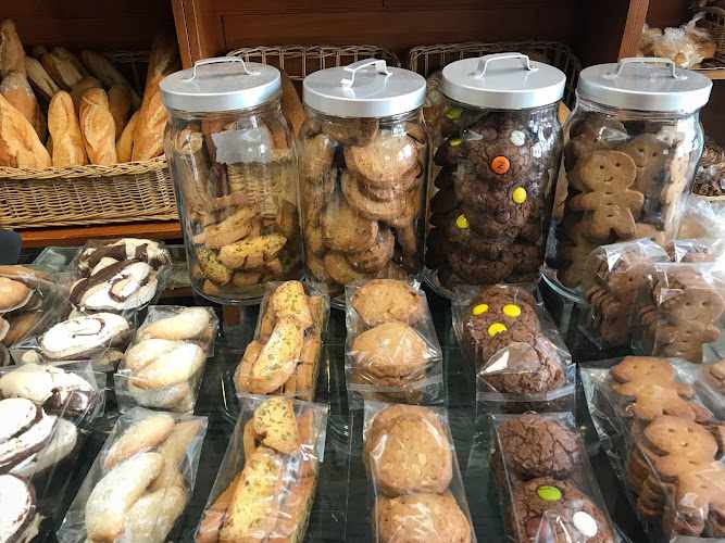 Fotografia tomada fuera de Panadería Caneda - Panadería en A Pobra de Trives, Orense