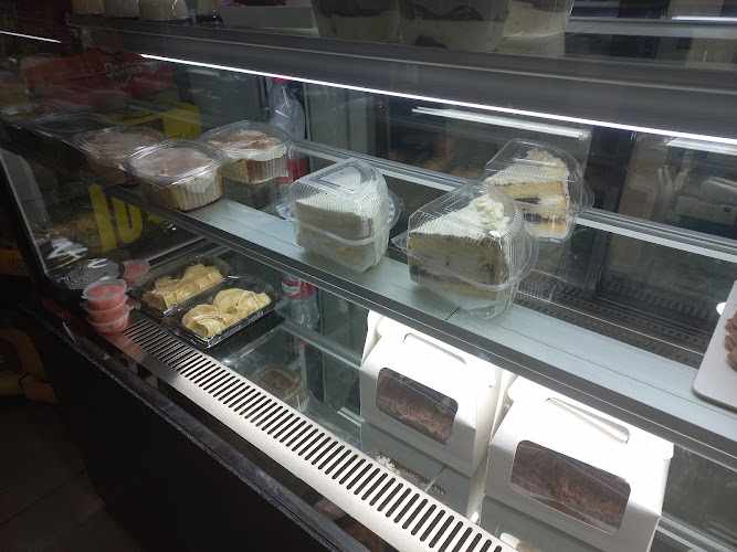 Fotografia tomada fuera de pastelería Lin - Panadería en Granada, Granada