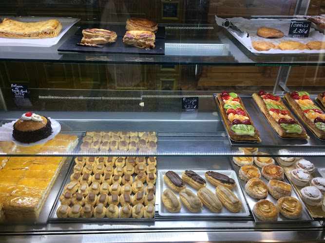 Fotografia tomada fuera de Pastelería Los Mayses - Pastelería en Zaragoza, Zaragoza