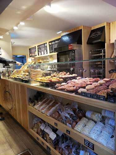 Fotografia tomada fuera de Panadería Bertiz - Panadería en Guernica, Vizcaya