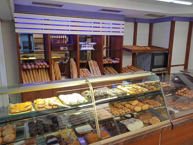Fotografia tomada fuera de Funikular - Panadería en Valle de Trápaga-Trapagaran, Vizcaya