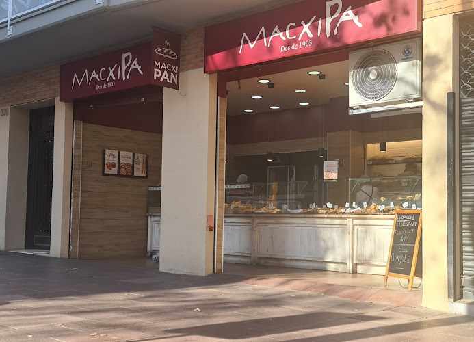 Fotografia tomada fuera de MacxiPa - Panadería en Barcelona, Barcelona
