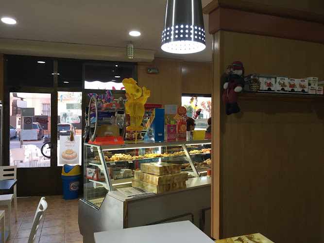 Fotografia tomada fuera de Panadería Noelia - Panadería en El Puig de Santa Maria, Valencia