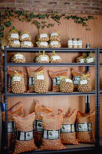 Fotografia tomada fuera de Nous Panadés - Botiga d'aliments naturals en El Poal, Lérida