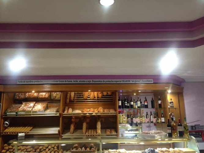 Fotografia tomada fuera de Panaderia Pasteleria Milapan - Panadería en Toledo, Toledo