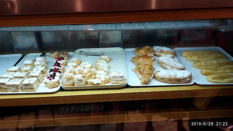 Fotografia tomada fuera de Pastelería Angelines - cafeterías en S. Leonardo de Yagüe, Soria