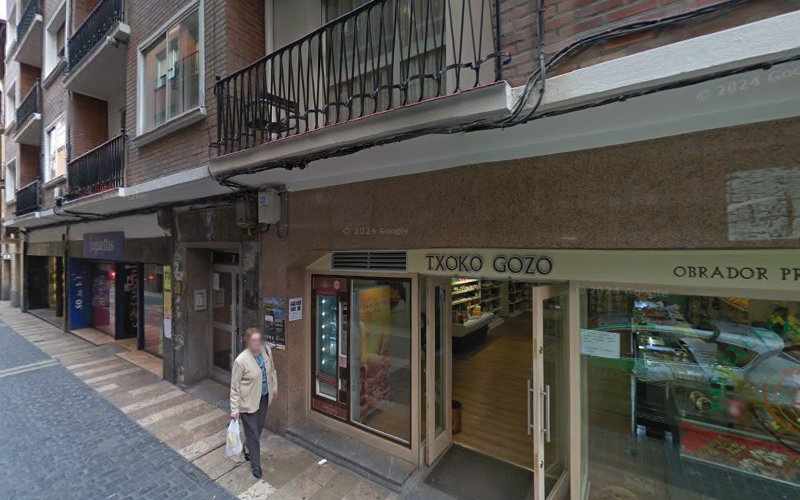 Fotografia tomada fuera de Cenitagoia - Tienda de golosinas en Durango, Vizcaya