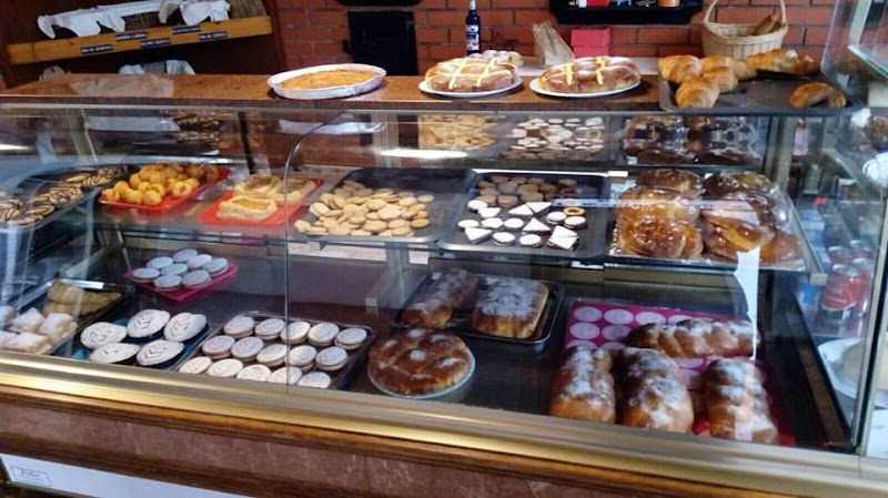 Fotografia tomada fuera de O Forno - Panadería en Corcubión, A Coruña