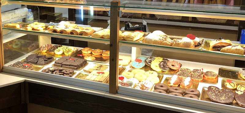 Fotografia tomada fuera de El Barrio - Pastelería en Jódar, Jaén