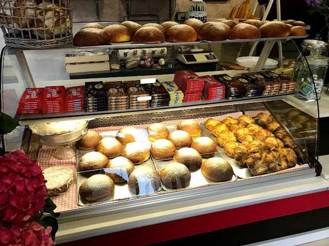 Fotografia tomada fuera de El Pan de la Lola - Panadería en Dolores, Alicante