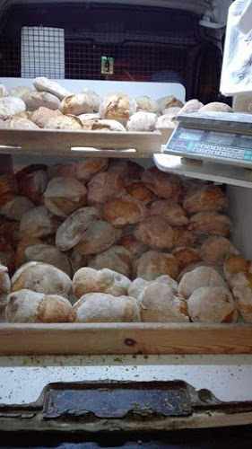 Fotografia tomada fuera de Panadería A Carballa - Panadería en Cesullas, A Coruña