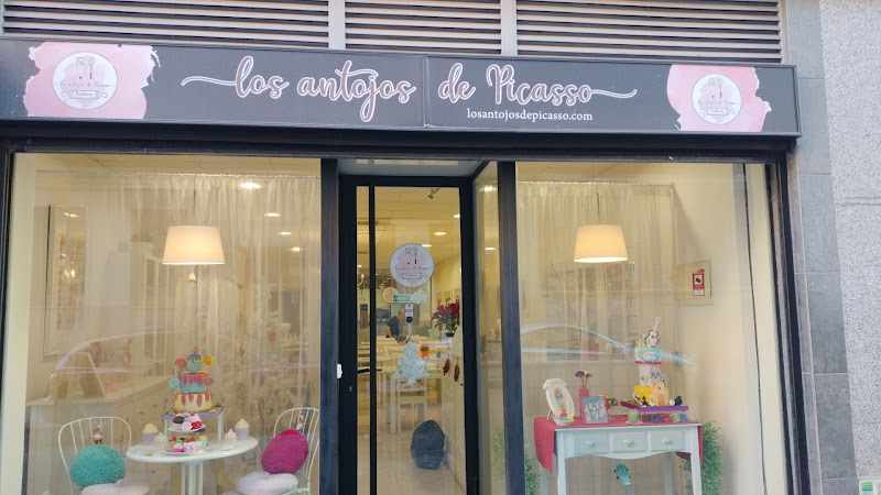 Fotografia tomada fuera de Los Antojos de Picasso - Cake shop en Madrid, Madrid