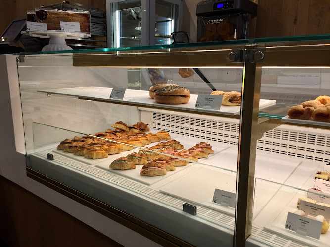 Fotografia tomada fuera de Manolo Bakes - cafeterías en Madrid, Madrid