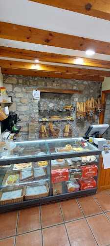 Fotografia tomada fuera de Panadería Galizano - Panadería en Galizano, Cantabria