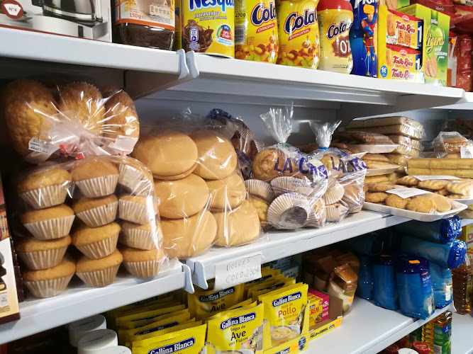 Fotografia tomada fuera de La Familia - Panadería en Guijo de Coria, Cáceres